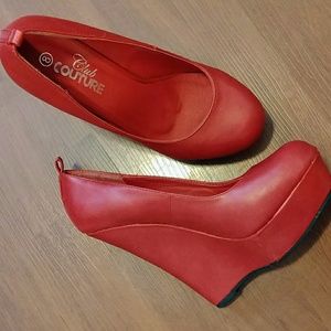Size 8 Red Wedge Pump